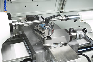 Cyclematic cnc lathe working between centers