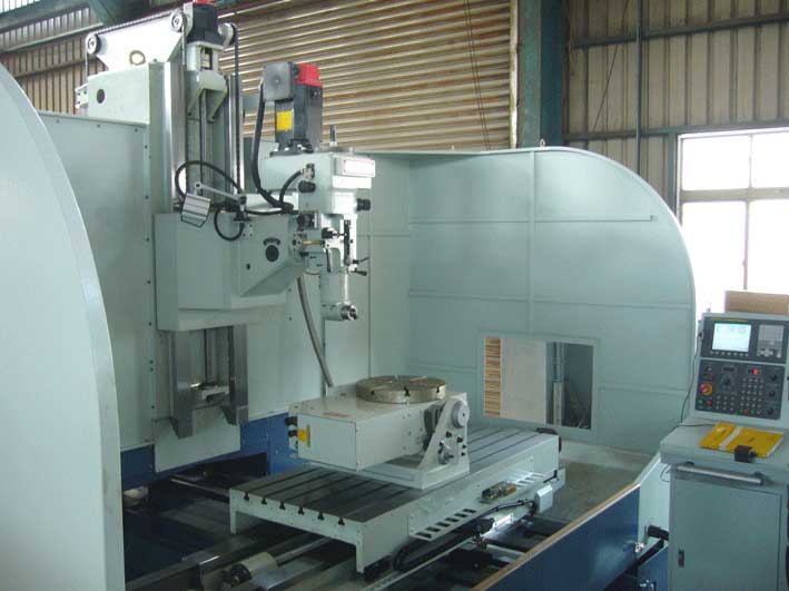 The Topwell TW4080Q CNC bed mill with tilting rotary table.